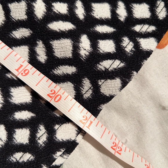 Le Lis Women's A-Line Skirt W/Zip Pockets Size L - Picture 9 of 9